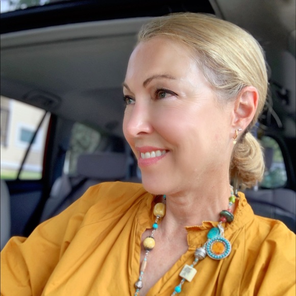 Meet your Posher, Lisa - Picture 2 of 3